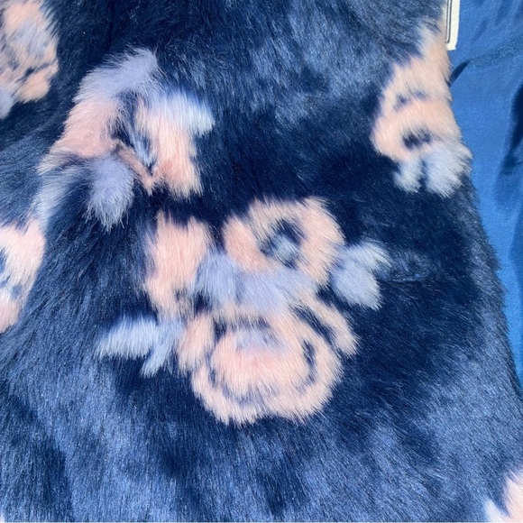 Janie and Jack Faux Fur Floral Coat Jacket Size 18-24 mos Toddler Blue Pink - Picture 4 of 6